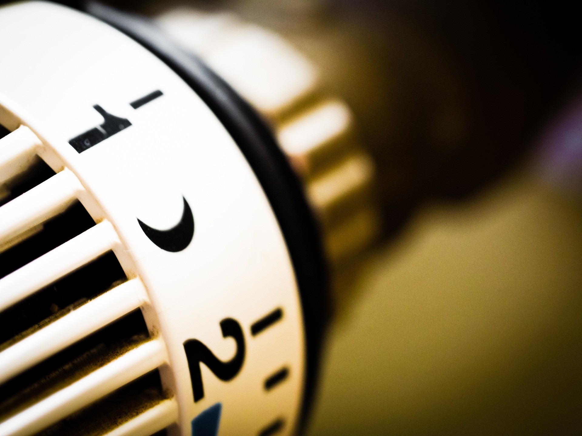 Sorgen immer wieder für Streit: Heizkosten in der Betriebskostenabrechnung (Heizungs-Thermostat als Symbolbild).